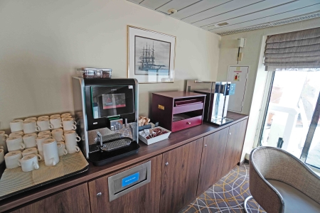 MS Seaventure Expeditionlounge of Iceland Pro Cruises