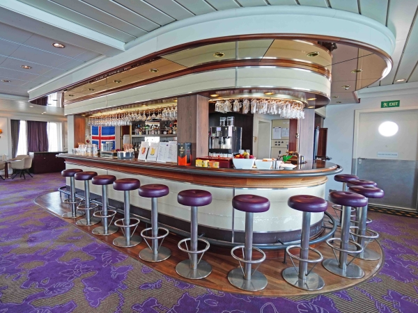 MS Seaventure Seabreeze Bar of Iceland Pro Cruises