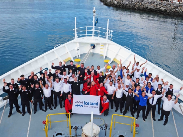 MS Seaventure Seabreeze Crew of Iceland Pro Cruises