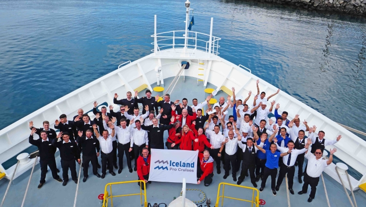 MS Seaventure Seabreeze Crew of Iceland Pro Cruises