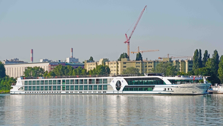 MS Thomas Hardy of Scylla/Riviera River Cruises at the Danube River