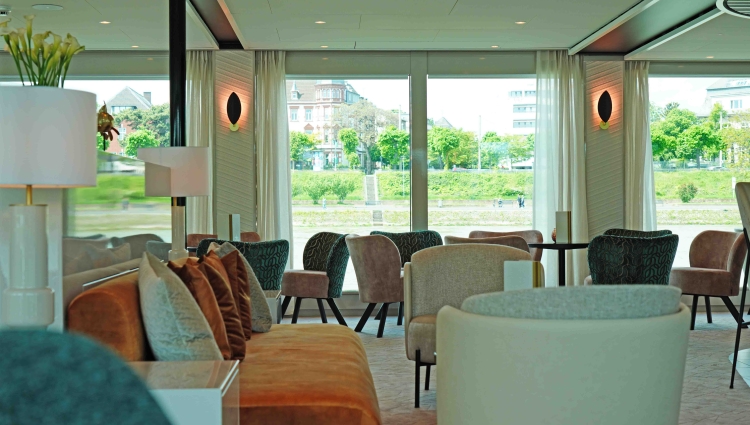 MS Amadeus Riva Amadeus Flussreisen Lüftner Cruises Panorama Salon