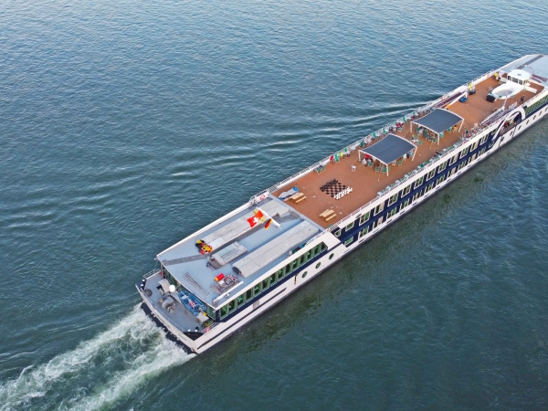 MS Dutch Largo of Dutch Cruise Line