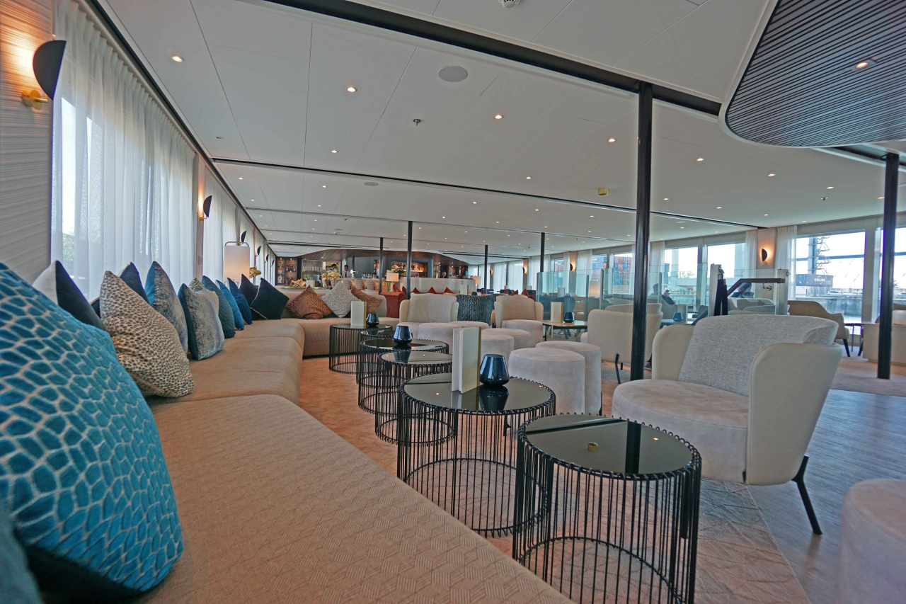 MS Amadeus Cara Panorma-Lounge of Amadeus Fluss-Kreuzfahrten