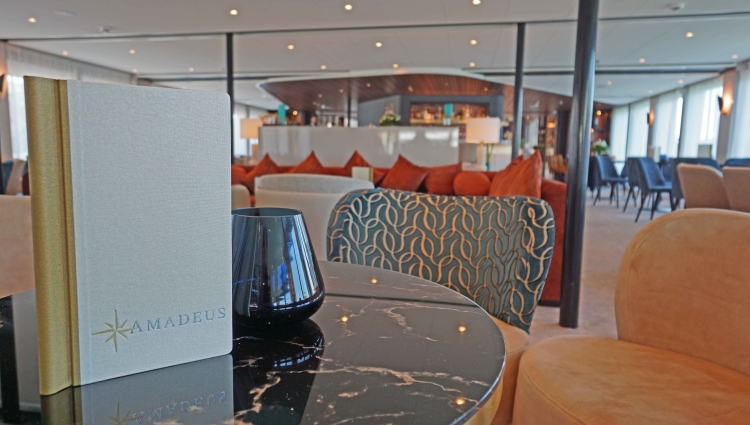 MS Amadeus Cara Panorma-Lounge of Amadeus Fluss-Kreuzfahrten