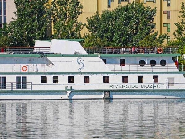 MS Riverside Mozart sternview of Riverside Luxury Cruises