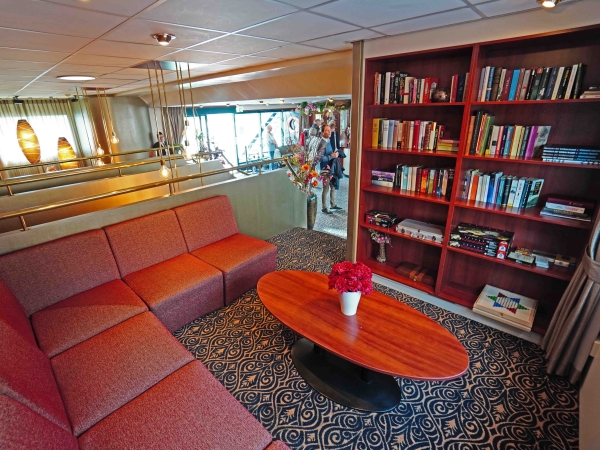 MS Dutch Largo of Dutch Cruise Line Library