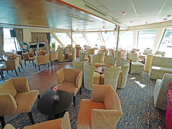MS Dutch Largo of Dutch Cruise Line Panoramalounge