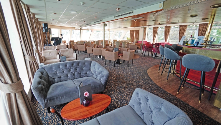 MS Dutch Largo of Dutch Cruise Line Panorama-Lounge