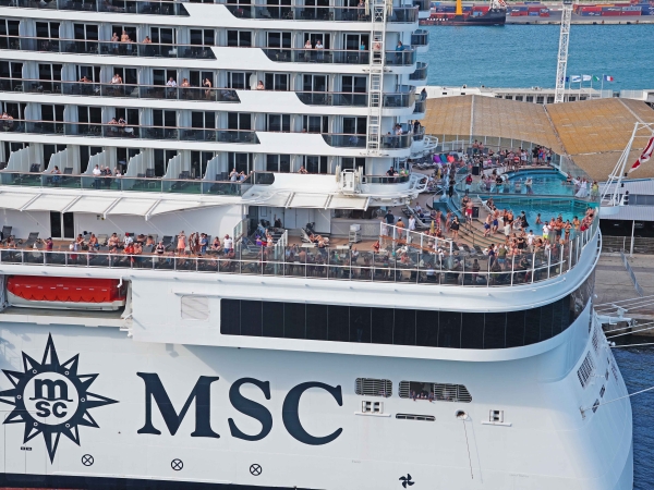 MSC Seashore stern and pool of MSC Cruises