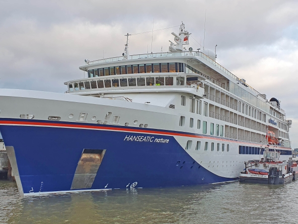 MS Hanseatic nature of Hapag Lloyd Expedition Cruises