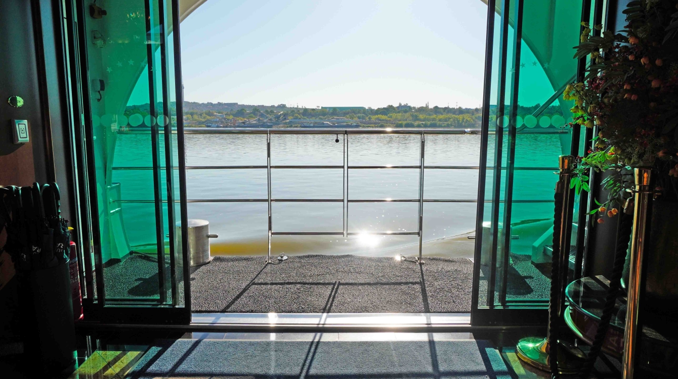 MS Thurgau Prestige Foyer of Thurgau Travel