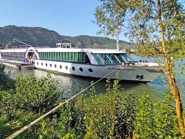 MS Dutch Largo of Dutch Cruise Line