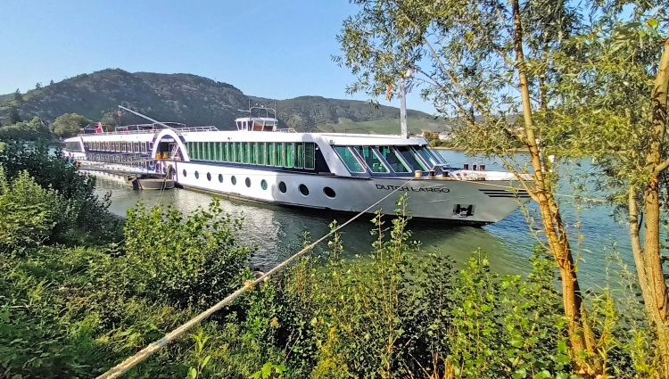 MS Dutch Largo of Dutch Cruise Line