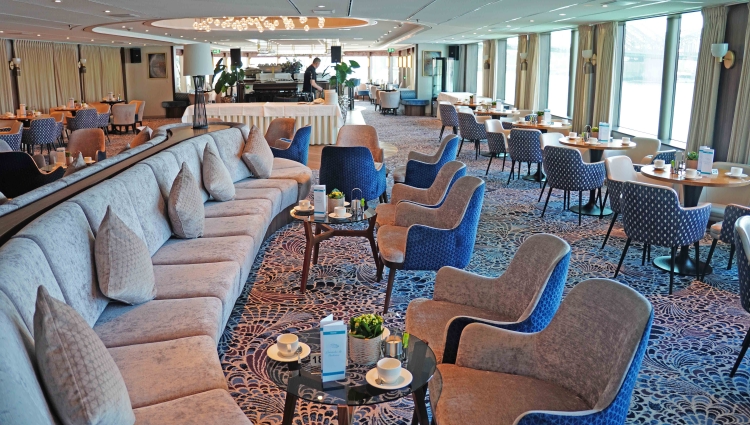 MS Annika Phoenix Reisen Panorma-Lounge