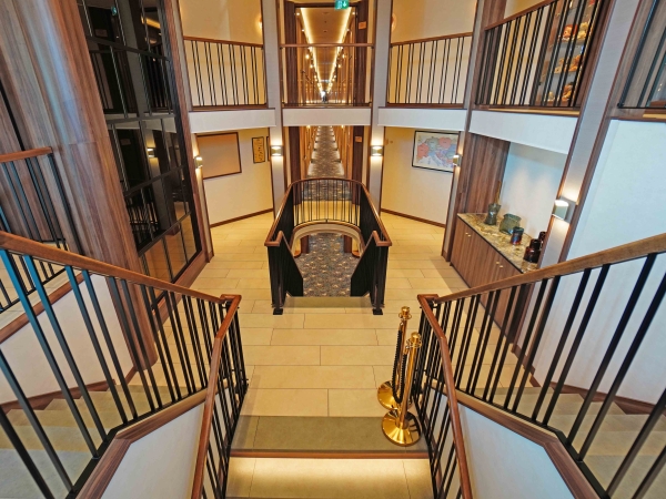 MS Annika Phoenix Reisen Atrium