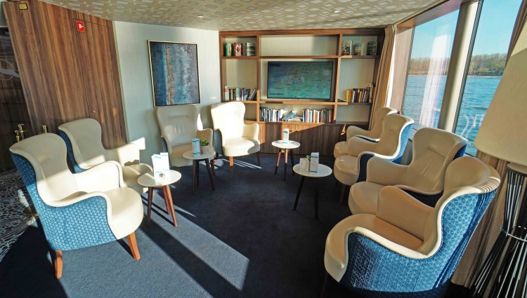 MS Annika Phoenix Reisen Panorma-Lounge