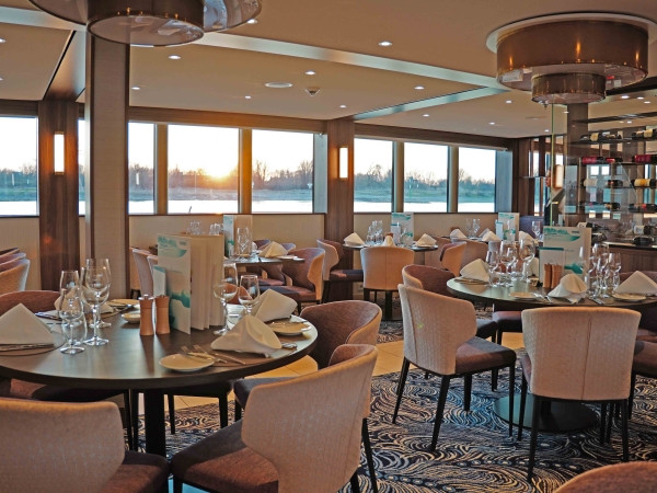 MS Annika Phoenix Reisen Restaurant Vier Jahreszeiten