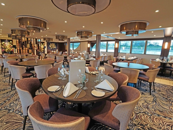 MS Annika Phoenix Reisen Restaurant Vier Jahreszeiten