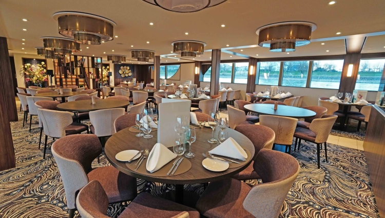 MS Annika Phoenix Reisen Restaurant Vier Jahreszeiten