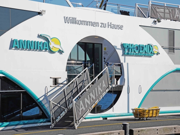 MS Annika Phoenix Reisen Eingangsbereich Gangway