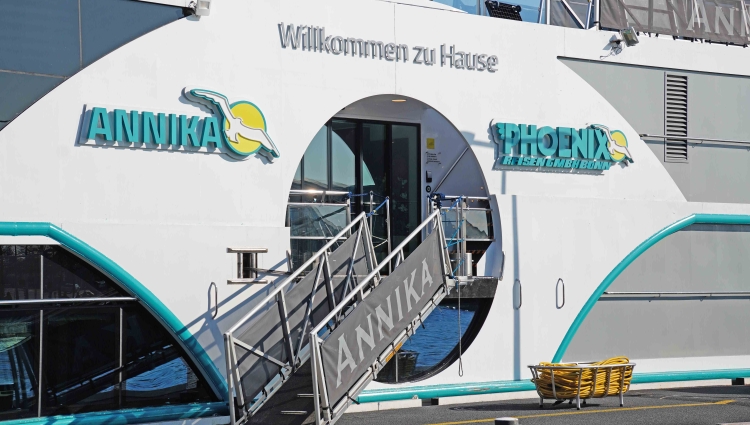MS Annika Phoenix Reisen Eingangsbereich Gangway