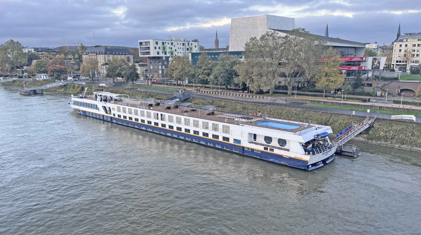 MS SE Manon of SE Tours