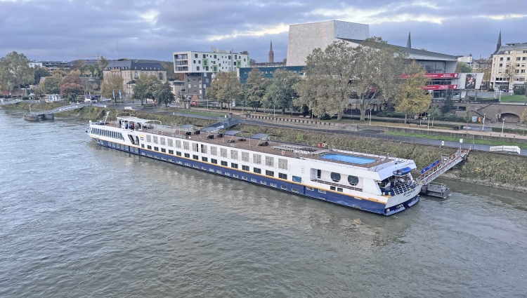 MS SE Manon of SE Tours