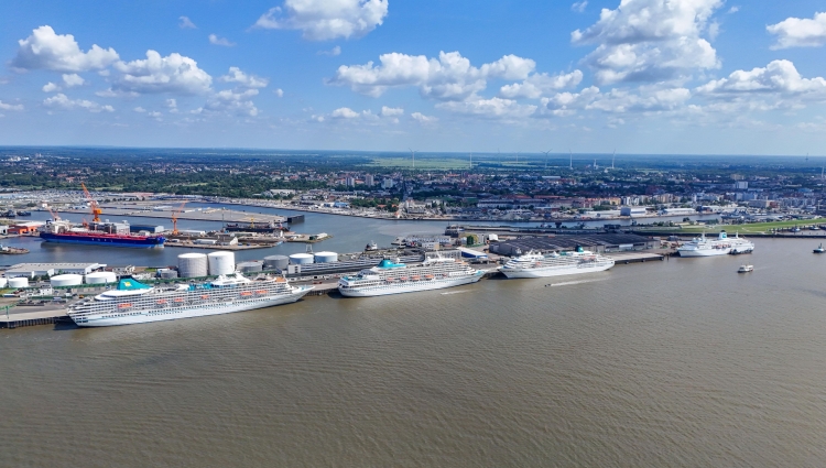 Phoenix Reisen Hochsee Vierertreffen Bremerhaven SaiL 2025