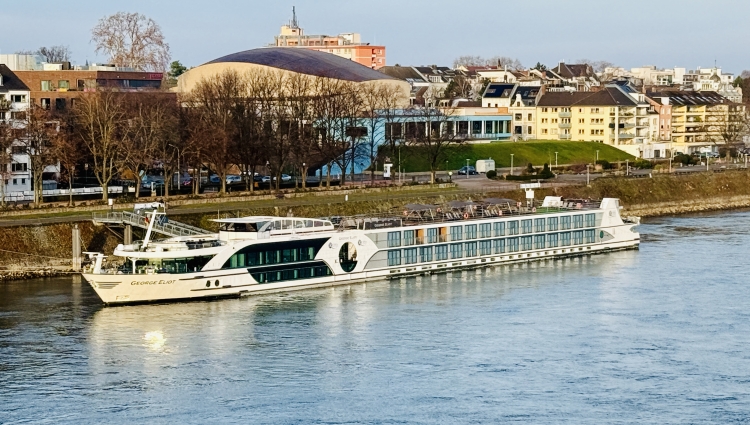 MS George Eliot of Riverside Travel