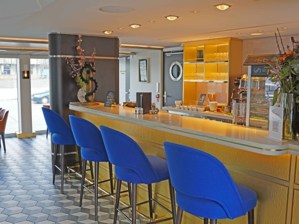 MS Riverside Debussy Bistro of Riverside Luxury Cruises