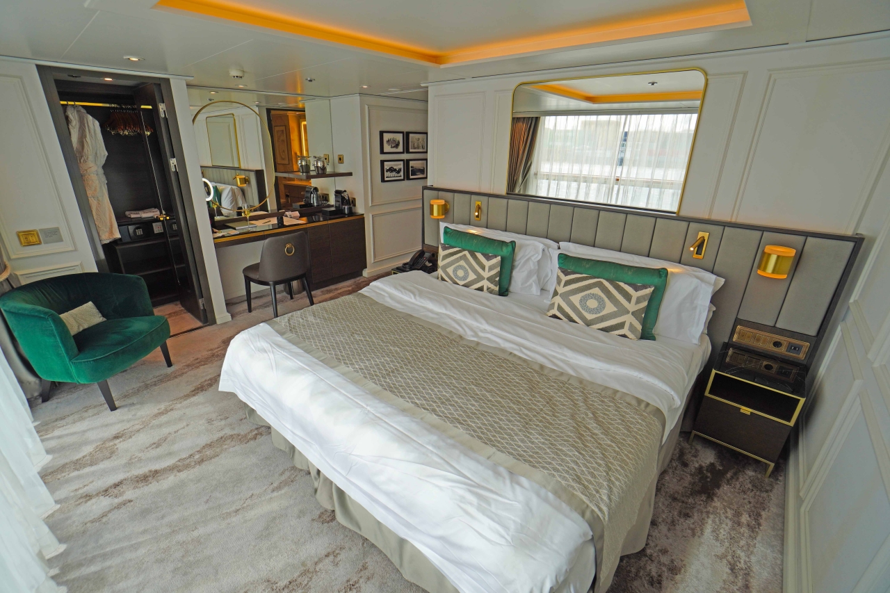 MS Riverside Debussy Suite 203 of Riverside Luxury Cruises