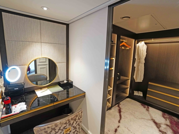 MS Riverside Debussy Suite 310 of Riverside Luxury Cruises