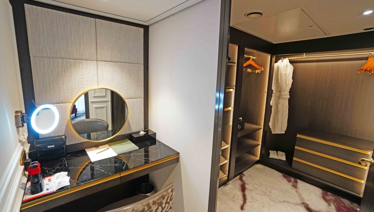 MS Riverside Debussy Suite 310 of Riverside Luxury Cruises