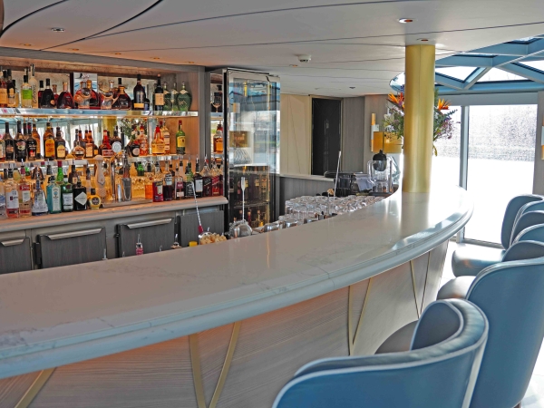 MS Riverside Debussy Palmcourt Bar of Riverside Luxury Cruises