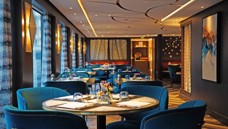 MS Riverside Debussy Waterside Restaurant of Riverside Luxury Cruises