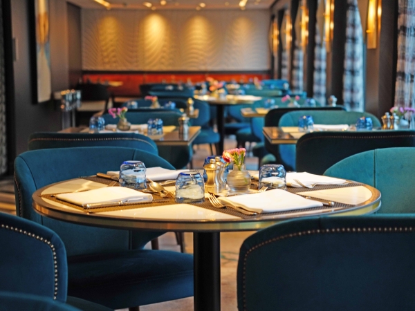 MS Riverside Debussy Waterside Restaurant of Riverside Luxury Cruises