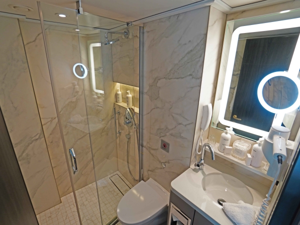 MS Riverside Debussy Melodie-Suite 327 of Riverside Luxury Cruises