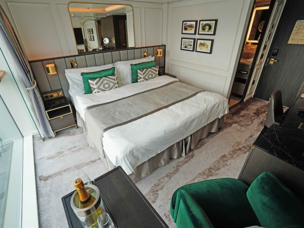 MS Riverside Debussy Melodie-Suite 327 of Riverside Luxury Cruises