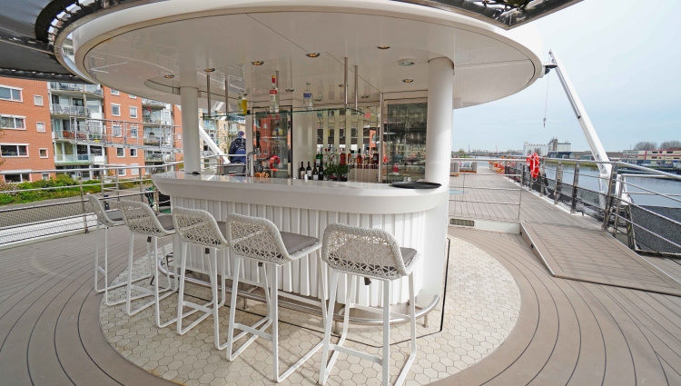 MS Riverside Debussy Vista Bar of Riverside Luxury Cruises