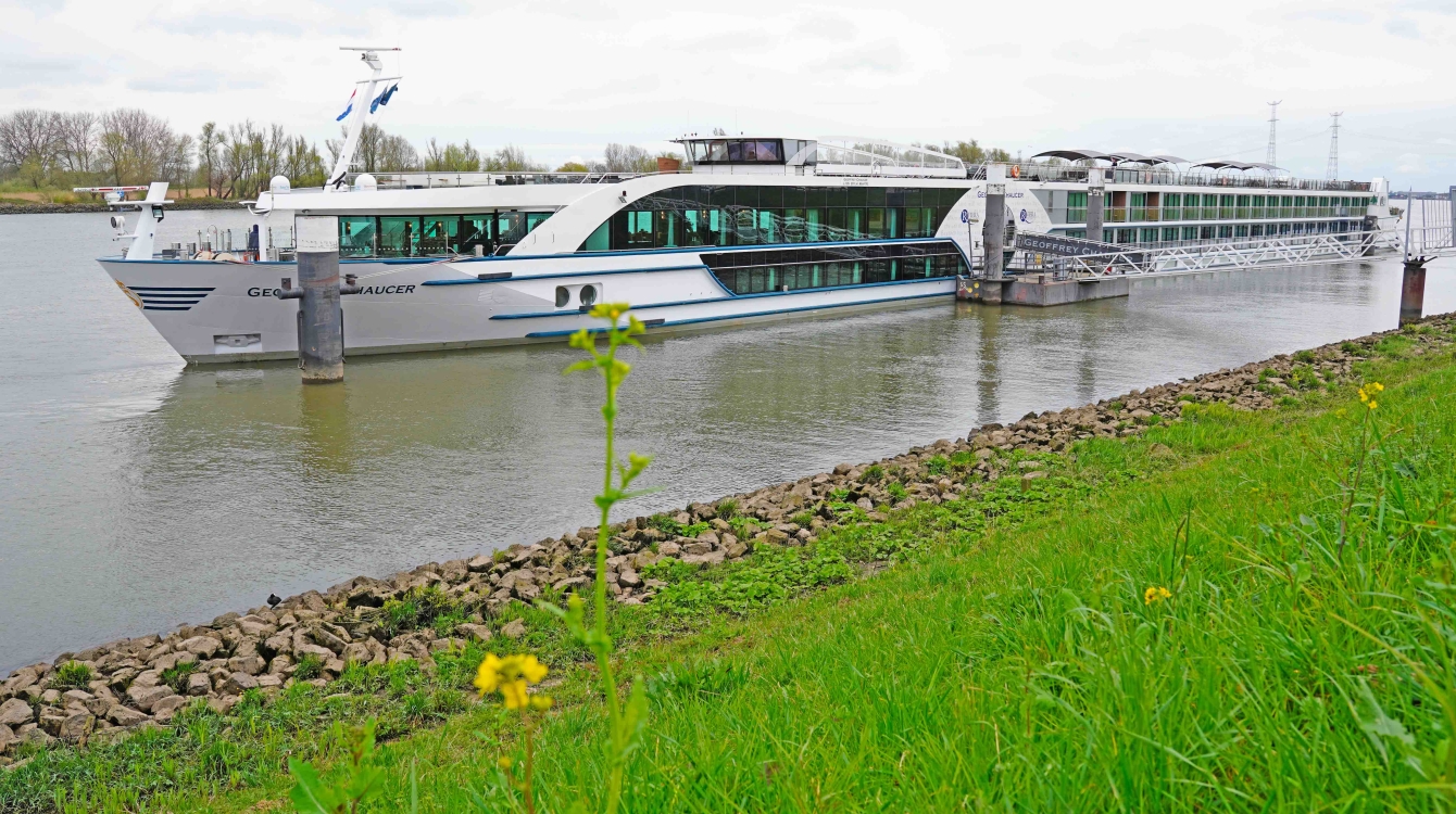 MS Geoffrey Chaucer of Riviera Travel