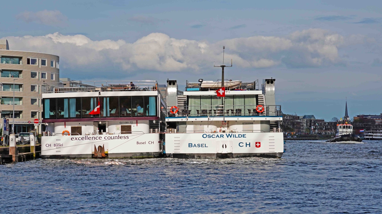 MS Oscar Wilde of Riviera Travel