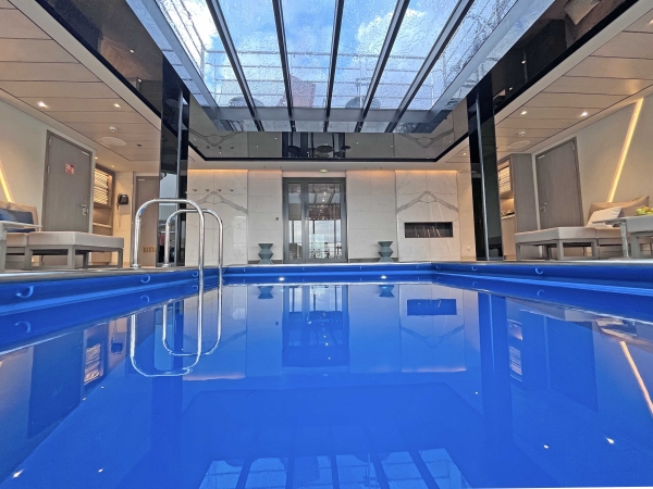 MS Riverside Debussy Pool of Riverside Luxury Cruises