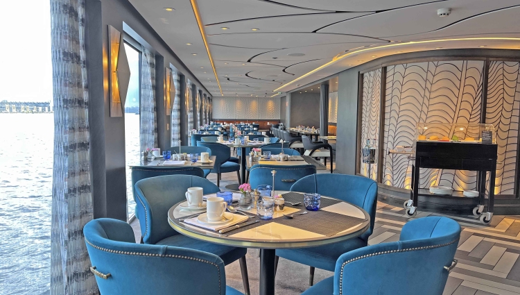 MS Riverside Debussy Waterside Restaurant of Riverside Luxury Cruises