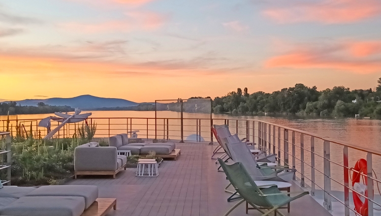 MS Riverside Mozart Vista Sundeck