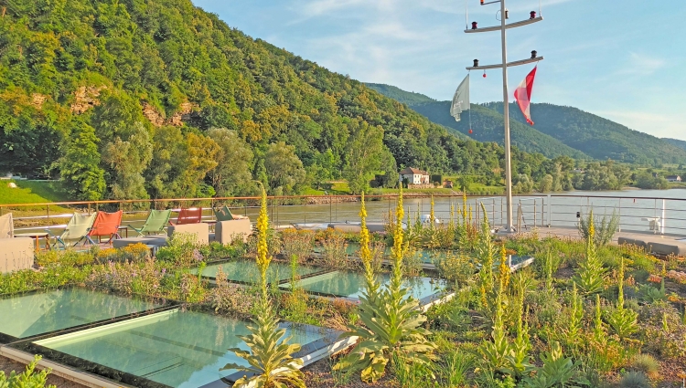 MS Riverside Mozart Vista Sundeck