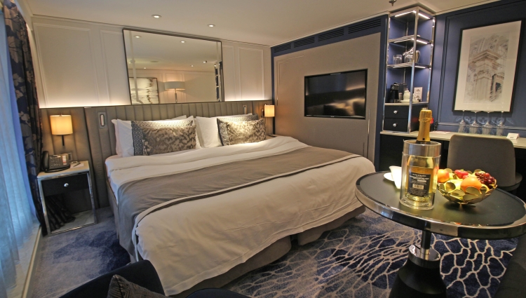 MS Riverside Mozart Suite 220