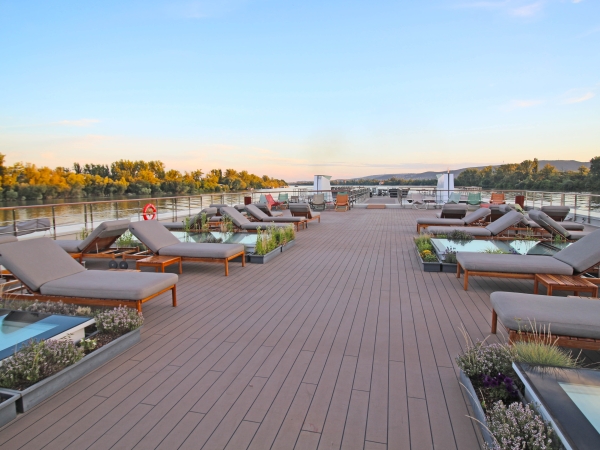 MS Riverside Mozart Vista Sundeck