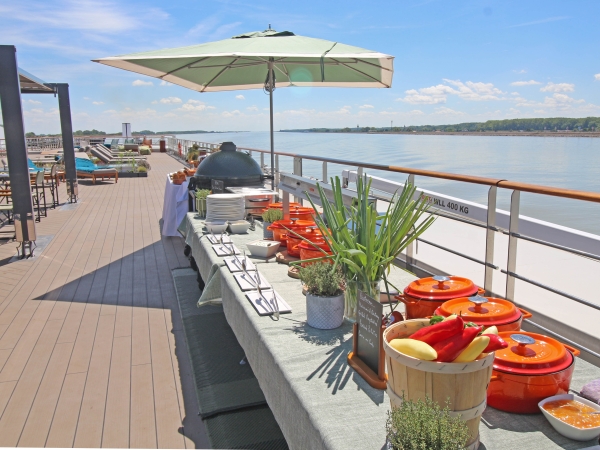 MS Riverside Mozart Vista Sundeck