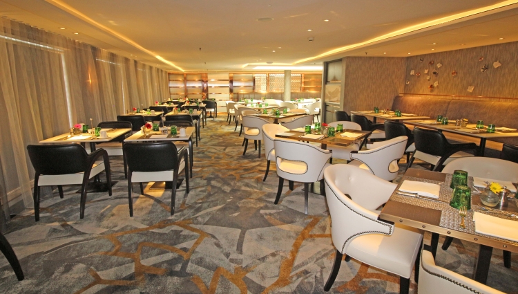 MS Riverside Mozart Waterside Restaurant